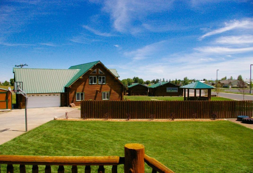 Lyman Country Cabins Inn מראה חיצוני תמונה